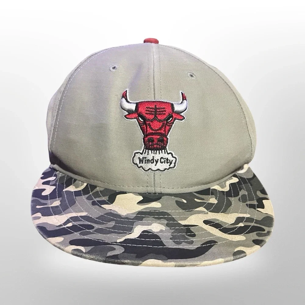 Chicago Bulls‎ NBA Hardwood Classics Camo Brim Snapback Hat Adult OSFA sporty